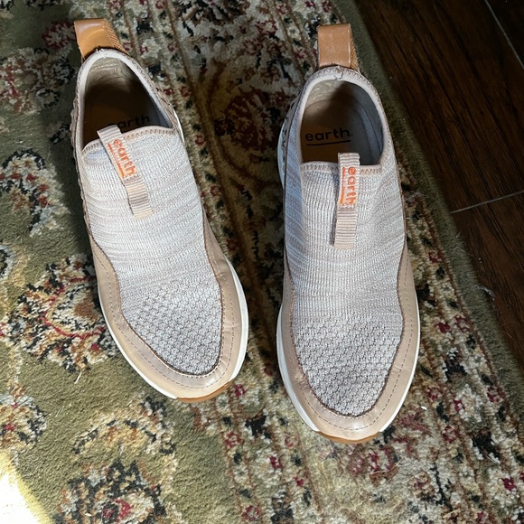 Blush pink earth Brand Shoes - Picture 7 of 7